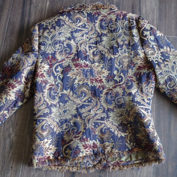 Vintage Tapestry Ladies Jacket With Unique Buttons - Picture 8 of 8